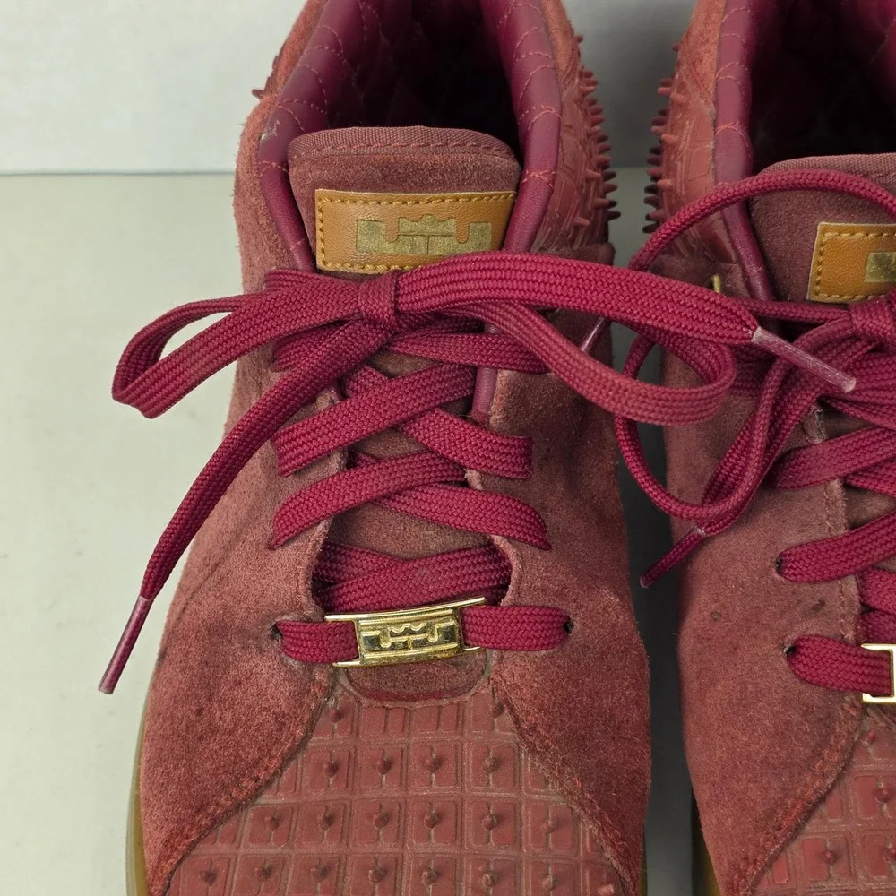 Nike‎ LeBron 13 Lifestyle Team Red Gum Brown Suede Studded 806396-600 Mens 8